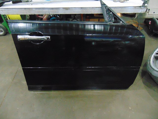 2003 Infiniti M45 Front RH Passenger Door