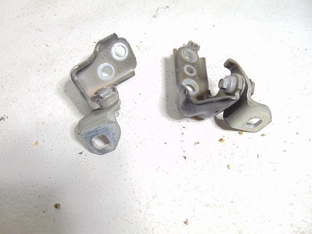 2016 Ford Explorer Front LH Driver  Door Hinge