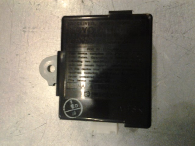 2003 Lexus IS300 Door Receiver Module