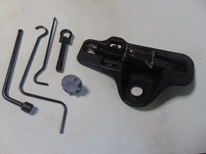 04 05 06 07 08 09  Toyota Prius Jack & Tools Set