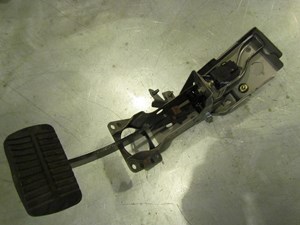 2005 Subaru Legacy GT Brake Pedal Assy