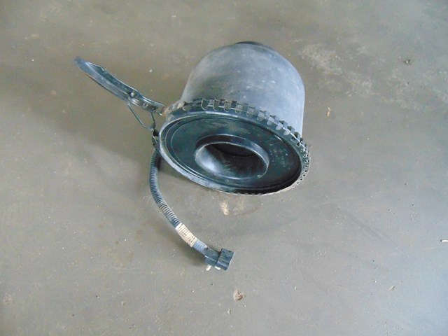 2000 Ford Excursion Air Cleaner Box YC3U 12A690 E498G AB