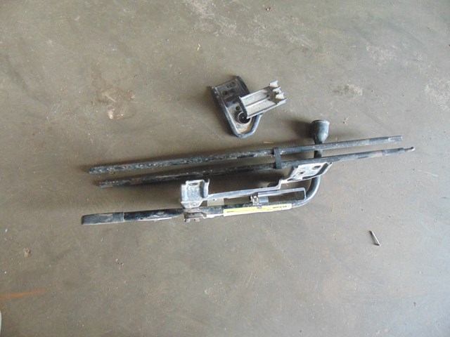 2000 Ford Excursion Tools