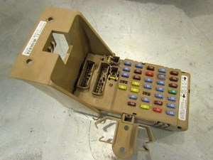 2005 Subaru Legacy GT Fuse Box 82201AG02A