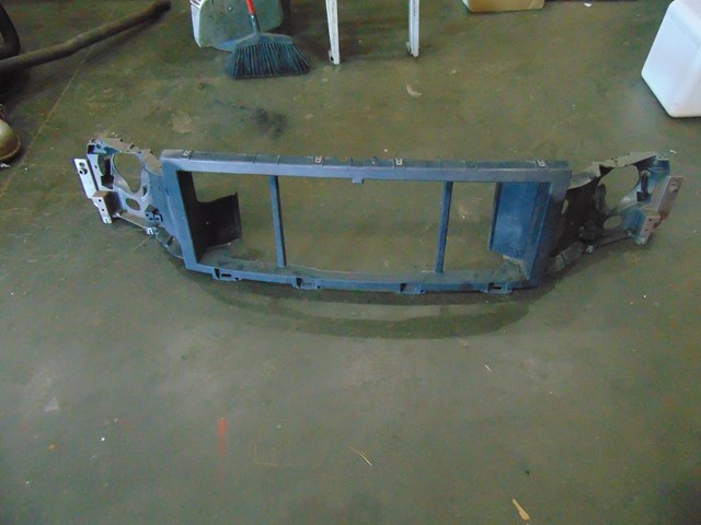 2000 Ford Excursion Radiator Core Support