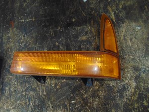 2000 Ford Excursion LH Driver Turn Signal Headlight.