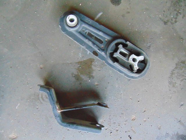 2014 Nissan Juke Engine Mount