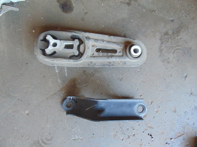 2014 Nissan Juke Engine Mount