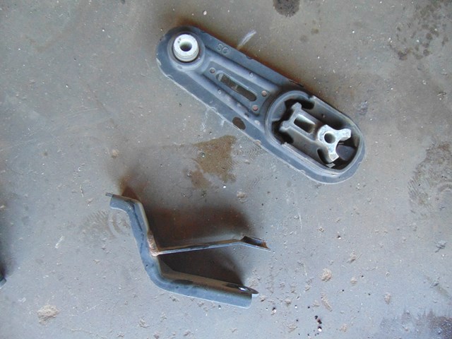 2014 Nissan Juke Engine Mount
