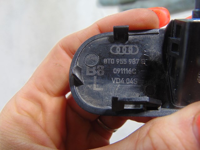 2010 Audi S4 Windshield Washer Nozzle Sprayers RH LH OEM 8T0955987 8T0955988