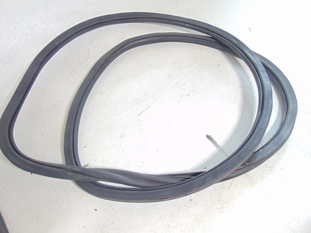 2010 Audi S4 Front RH Passenger Door Seal