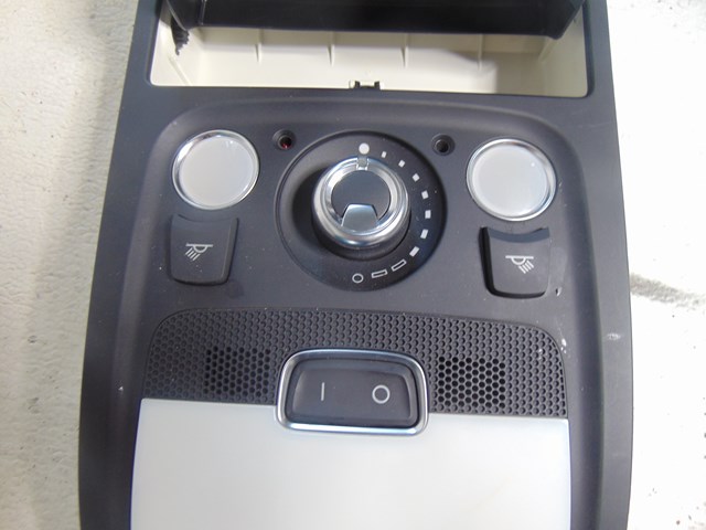 2010 Audi S4 Dome Light w/Homelink 8T0947135