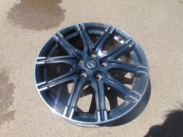 2014 Nissan Juke Nismo RS Wheel- Minor rash- 18