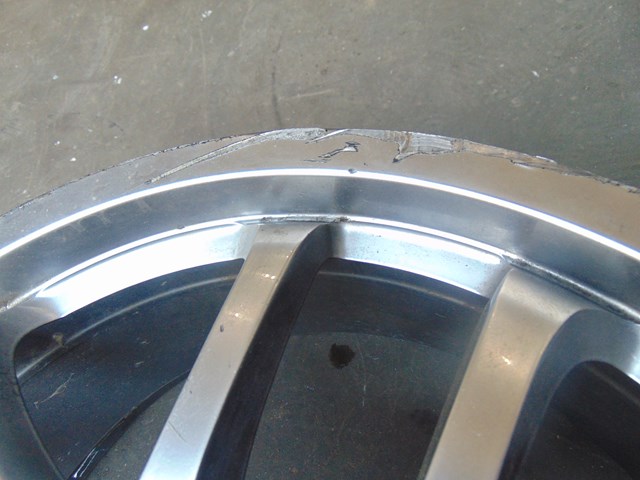 2005 Infiniti G35 Coupe Front 19 x 8 Wheel Rays