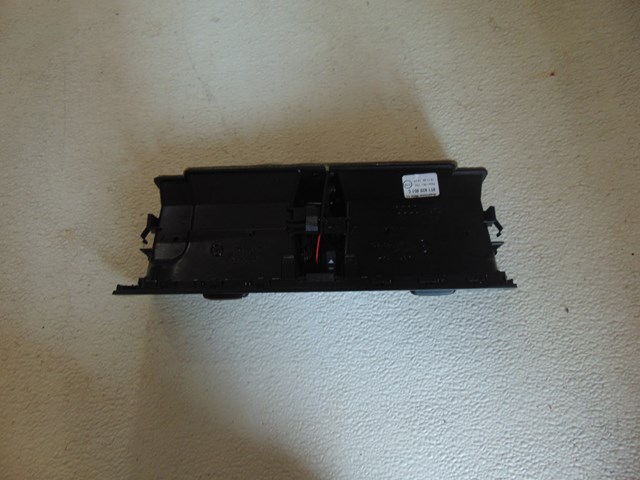 2010 Audi S4 Dash Vent Center Lower Vent 8T1 820 951