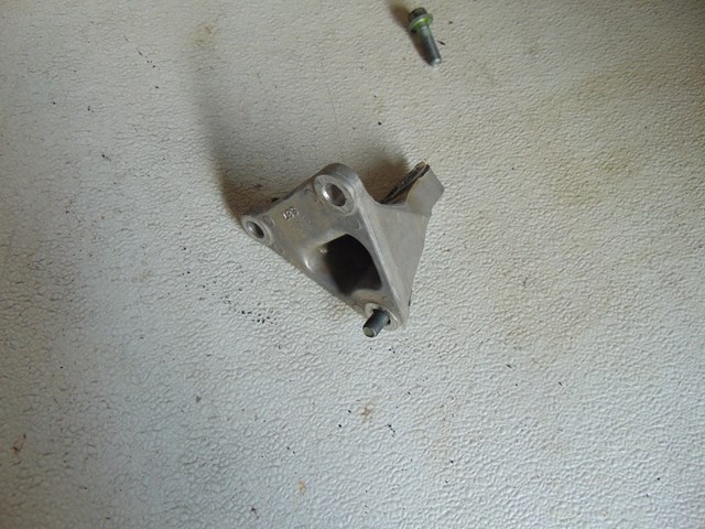 2001 Acura CLType S Front Engine Mount w/Bolts