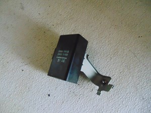 2003 Infiniti M45 Trunk Control Module 28488 CR910