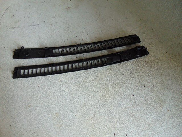 2003 Infiniti M45 Dash Defrost Vents LH & RH 68742 AG003 & 68743 AG003