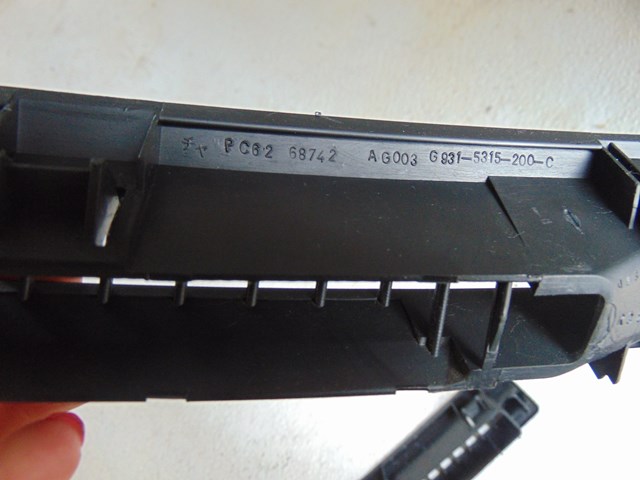 2003 Infiniti M45 Dash Defrost Vents LH & RH 68742 AG003 & 68743 AG003