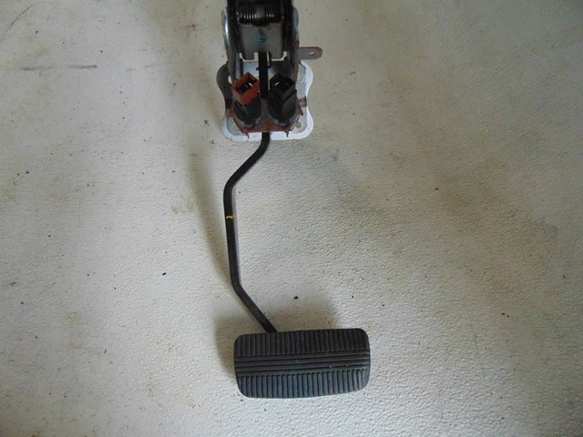 2003 2004 Infiniti M45 Brake Pedal