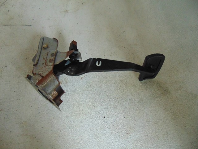 2003 2004 Infiniti M45 Brake Pedal