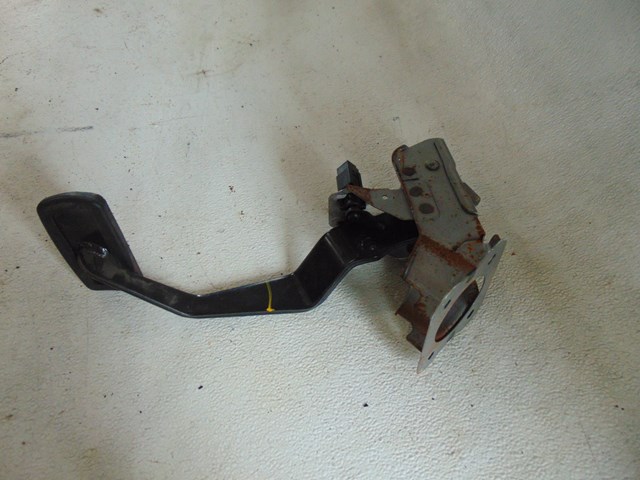 2003 2004 Infiniti M45 Brake Pedal