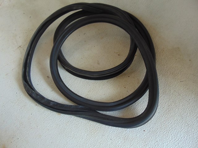 2010 Audi S4 Front LH Driver Door Seal on Body