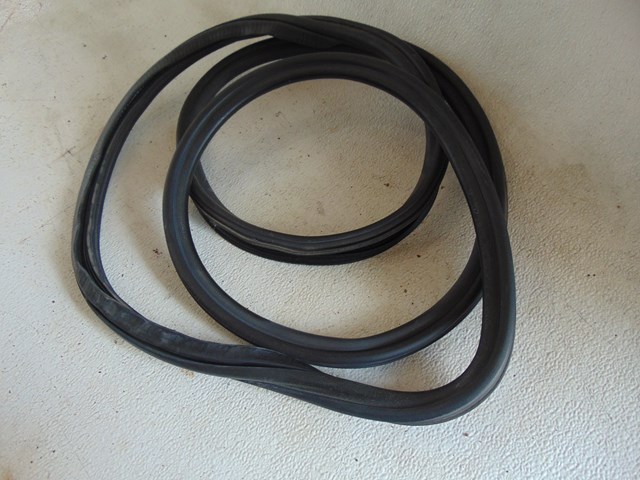 2010 Audi S4 Front LH Driver Door Seal on Body