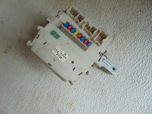 2003 Infiniti M45 Interior Fuse Box