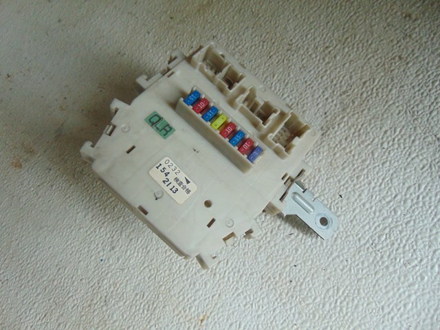 2003 Infiniti M45 Interior Fuse Box