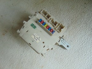2003 Infiniti M45 Interior Fuse Box