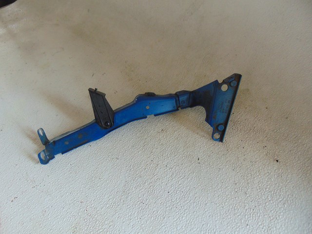 2010 Audi S4 LH Driver Fender Bracket Mount 8K0 821 135