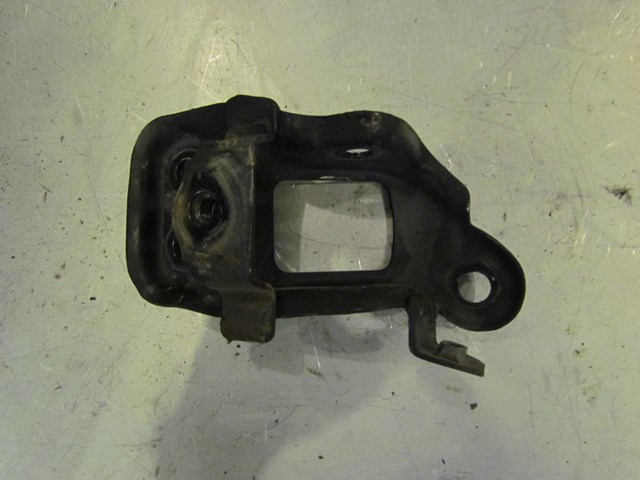 2005 Subaru Legacy GT LH Rear Spindle Pivot Braket