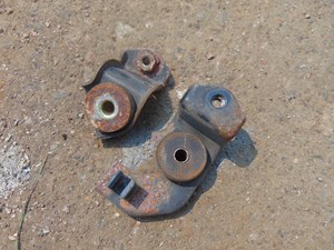 1997 Lexus LS 400 Radiator Brackets