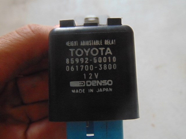 1997 Lexus LS 400 Height Adjustment Control Relay 85992 50010