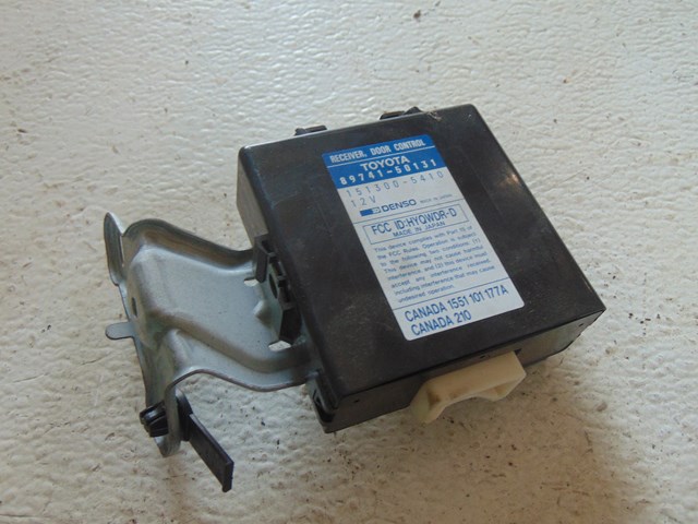 1997 Lexus LS 400 Door Control Module 89741 50131
