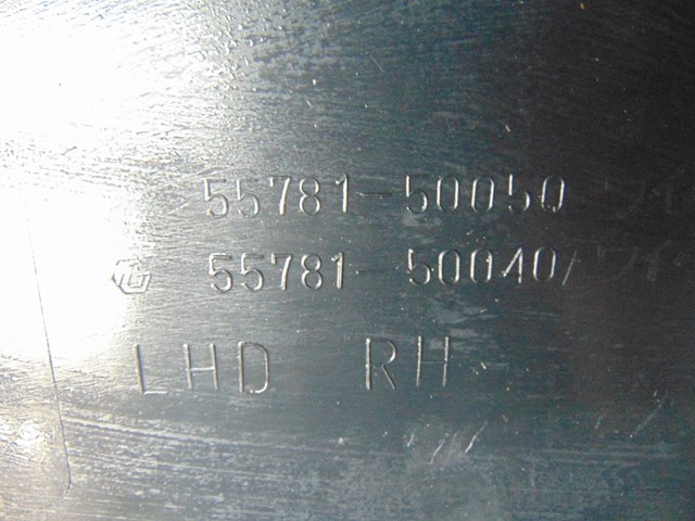 1997 Lexus LS 400 RH & LH Wiper Cowl 55782- 50030 & 55781-50050