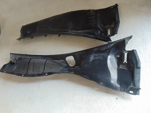 1997 Lexus LS 400 RH & LH Wiper Cowl 55782- 50030 & 55781-50050
