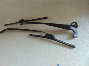 1997 Lexus LS 400 Windshield Wiper Arms RH & LH