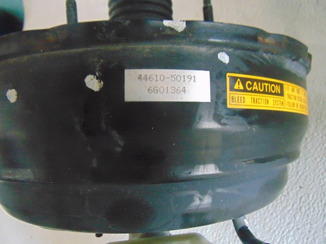 1997 Lexus LS 400 Power Brake Booster w/Brake Master Cylinder