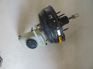 1997 Lexus LS 400 Power Brake Booster w/Brake Master Cylinder