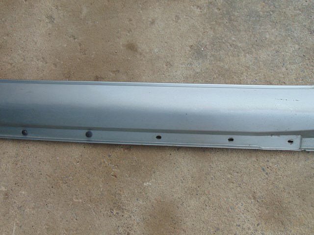 1997 Lexus LS 400 Front RH Passenger Side Skirt