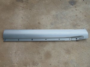 1997 Lexus LS 400 Front RH Passenger Side Skirt