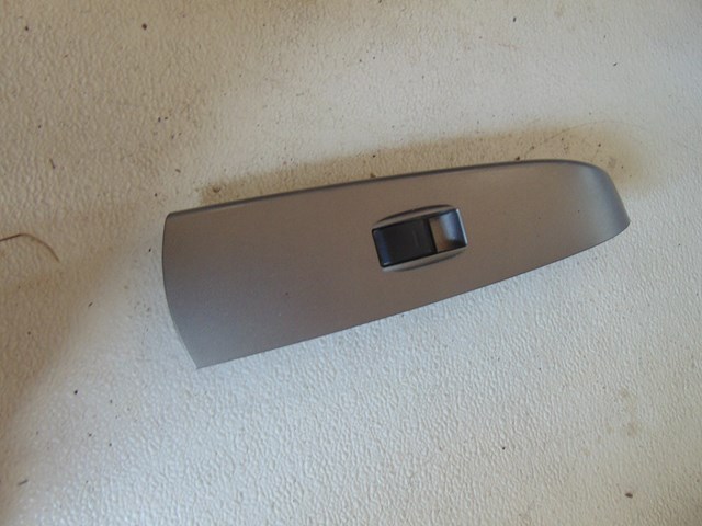 2007 Toyota Prius Rear RH Door Switch 74271-47050