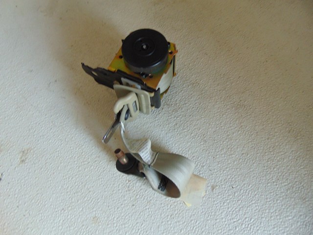 2003 Infiniti M45 Rear RH Passenger Seat Belt