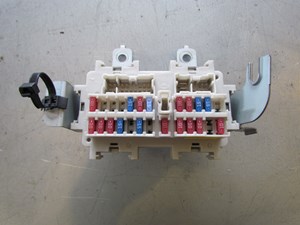 2003 Infiniti G35 Coupe Interior Fuse Box