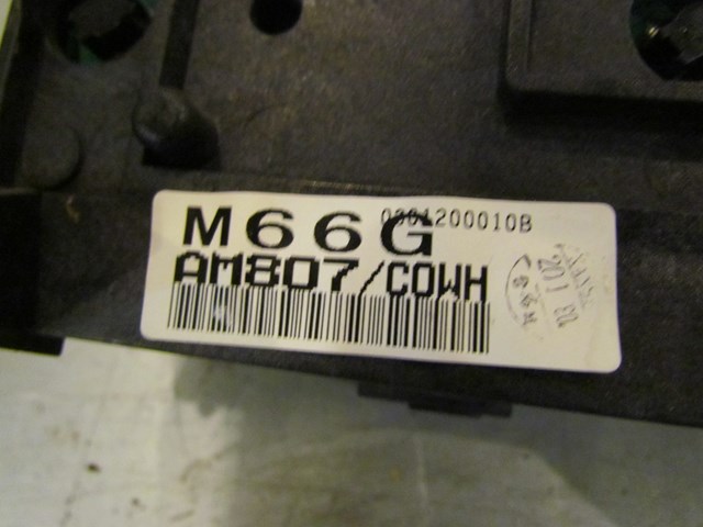 2003 Infiniti G35 Gauge Cluster M66G AM807/COWH