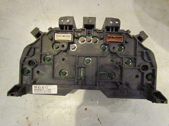 2003 Infiniti G35 Gauge Cluster M66G AM807/COWH