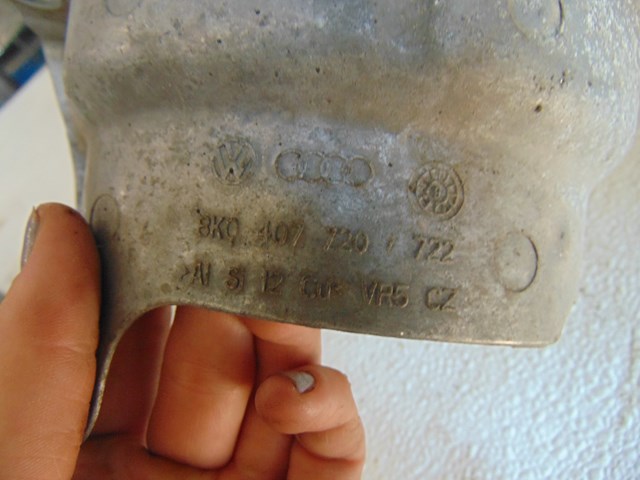 2010 Audi S4 Fron RH Pass CV Axle Shaft Shield 8K0 407 720