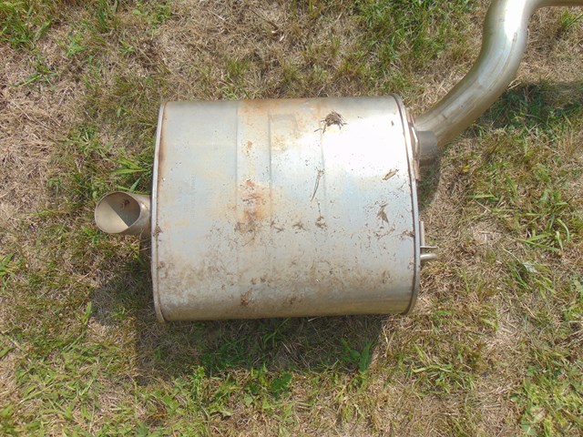 2000 BMW 528i Muffler with Resonator 1 437 650 & 1 714 762